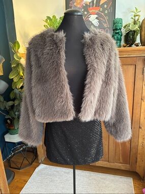Old Navy Gray Faux Fur Cropped Teddy Jacket